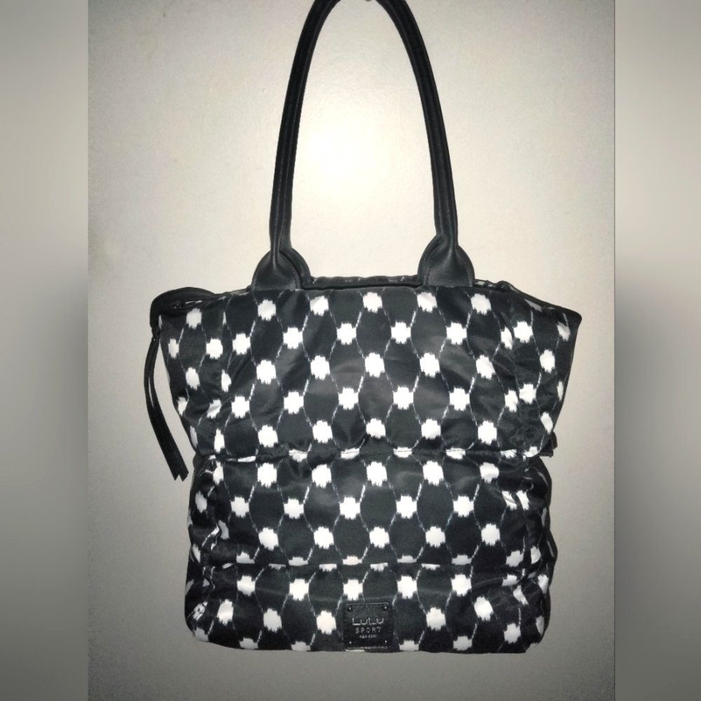 LuLu Sport New York (Black & White) Ikat Pattern Stream Line (Puffer) Tote Bag